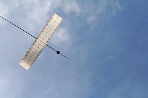 « Des kites survolent les quais »