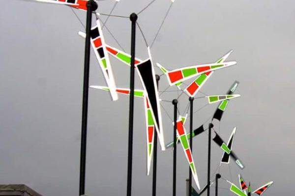 « Des kites survolent les quais »